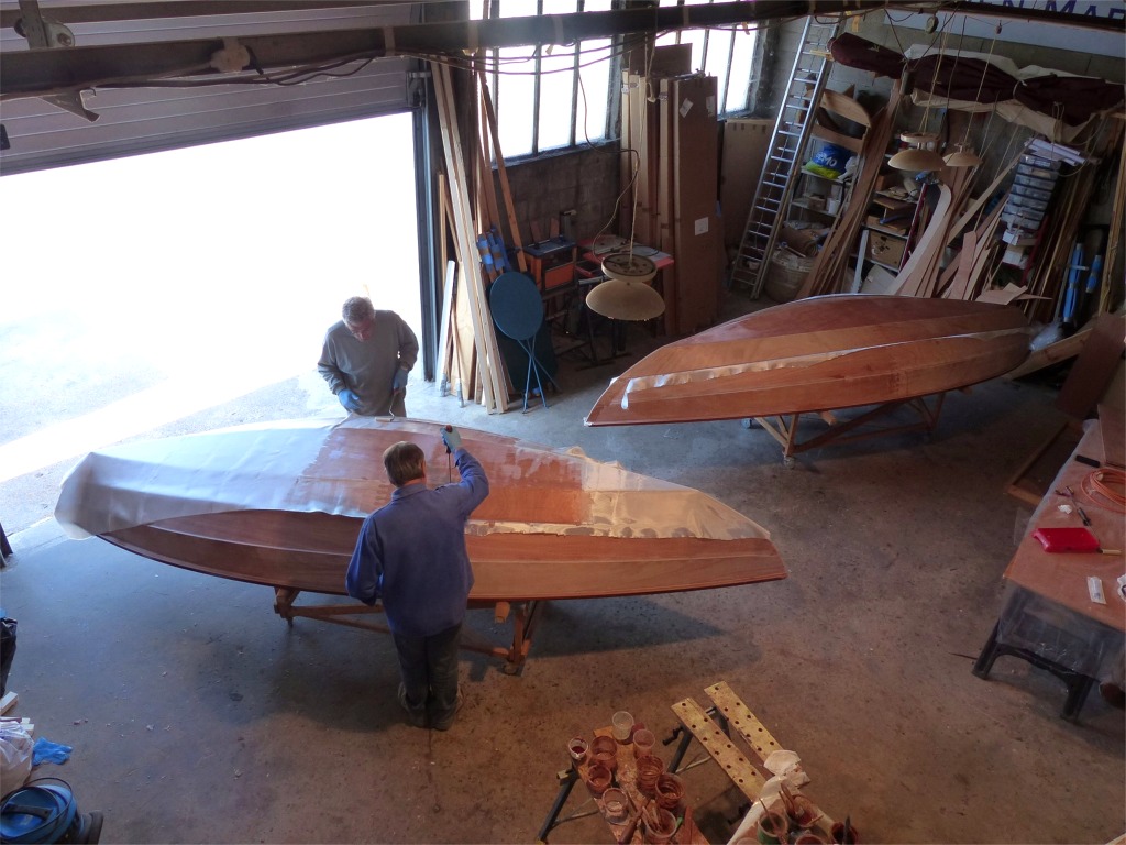 Je ne me lasse pas d'admirer la finesse de ces coques, pourtant &eacute;tonnament marines. J'ai pr&eacute;vu de construire la version "raid" du Skerry (appel&eacute;e "Expedition Skerry" par CLC) cet hiver afin de voir ce qu'elle apporte de plus. A suivre ! 