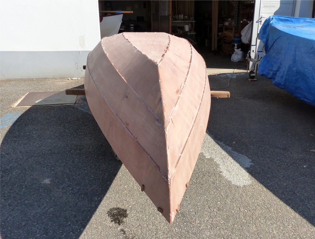 Le lendemain matin, je sors le nouveau Skerry apr&egrave;s avoir coup&eacute; et extrait toutes les sutures. 