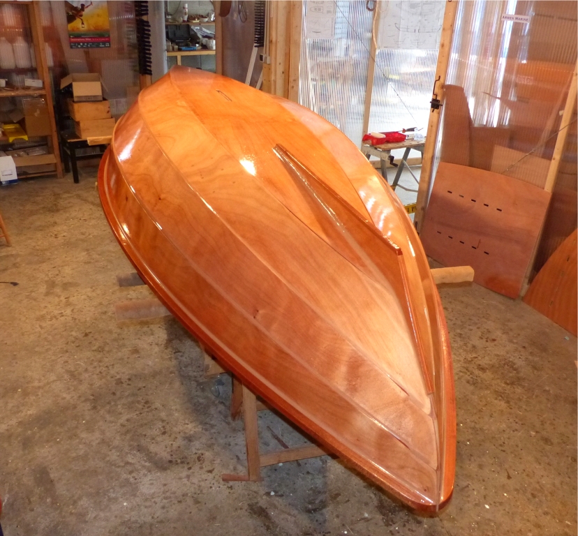 Puis je passe une nouvelle couche d'&eacute;poxy avant de faire un nouveau pon&ccedil;age, etc. Je m'arr&ecirc;te &agrave; quatre couches. 