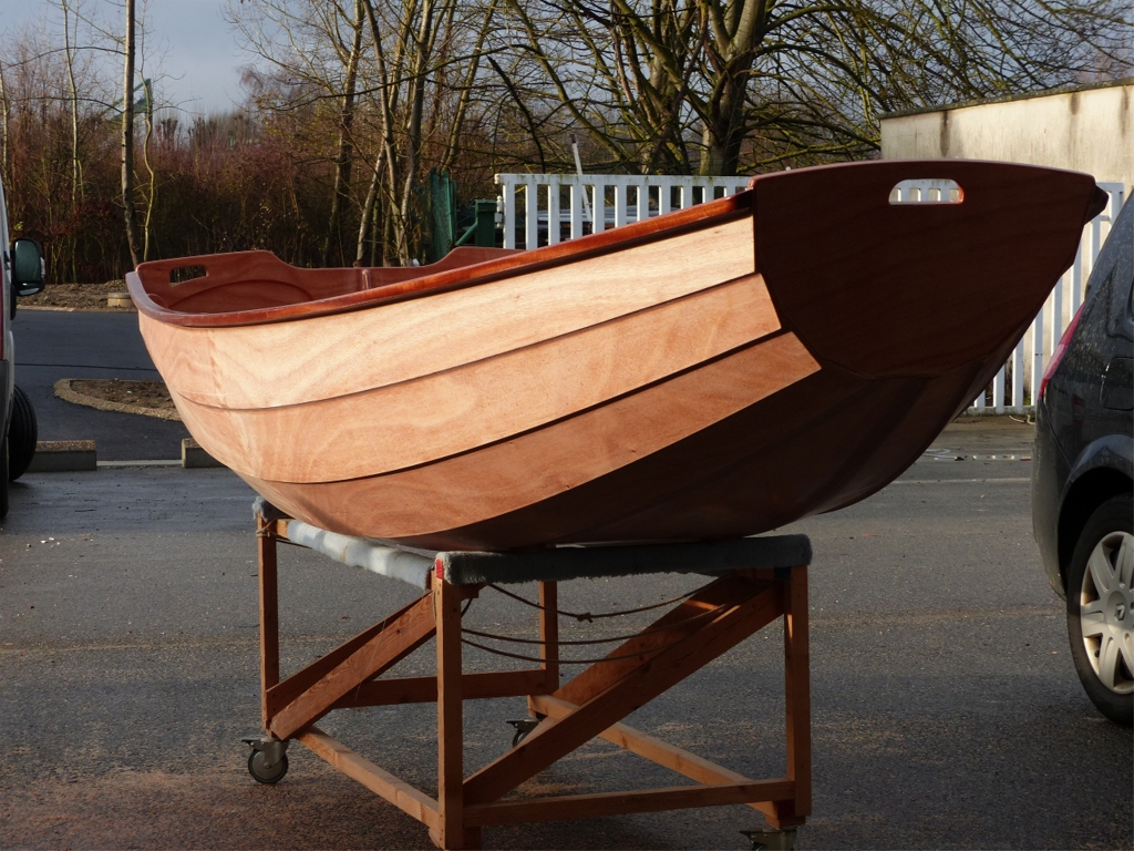 Cette photo est inutile, je l'ai faite juste pour le plaisir de capturer un timide rayon de soleil qui commence &agrave; se d&eacute;voiler pudiquement en milieu de matin&eacute;e et qui restera avec nous jusqu'en milieu d'apr&egrave;s midi : c'est No&euml;l avant l'heure !