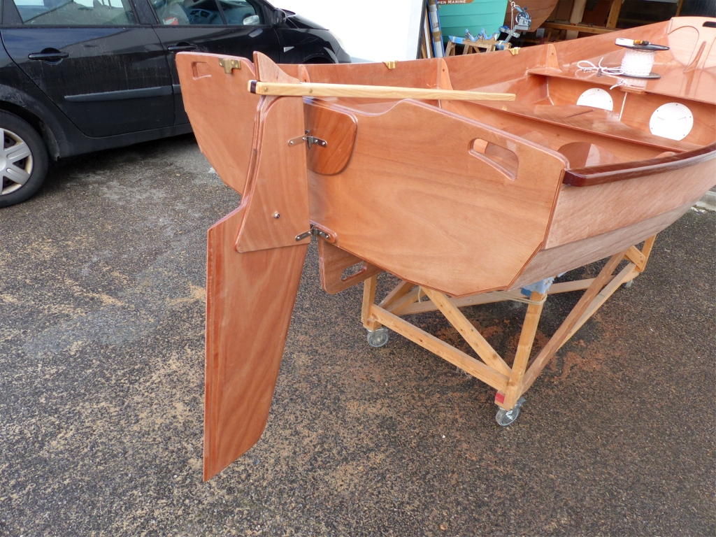 Essayage du gouvernail complet.