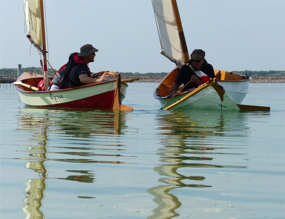 Francis raconte une histoire belge &agrave; G&eacute;rard (normal, car Francis est belge). 