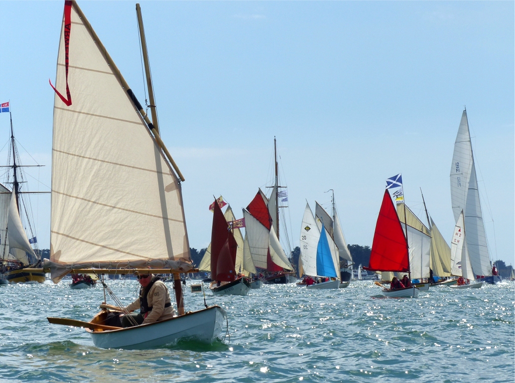 Je finis par retrouver G&eacute;rard au milieu de cette foule (sur 1200 bateaux inscrits, je ne sais pas combien participent &agrave; la parade). 