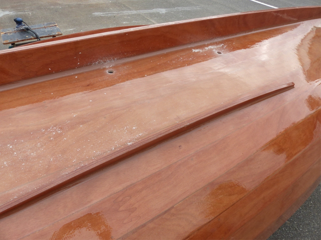 Voila ce que cela donne sur l'ext&eacute;rieur avant le collage des nables (les trous font 26 mm de diam&egrave;tre). 