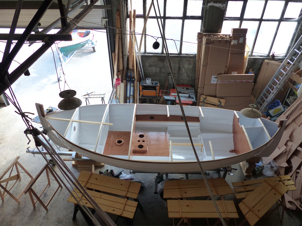 Non, ce ne sont pas des volets, ce sont les planchers du cockpit ! 