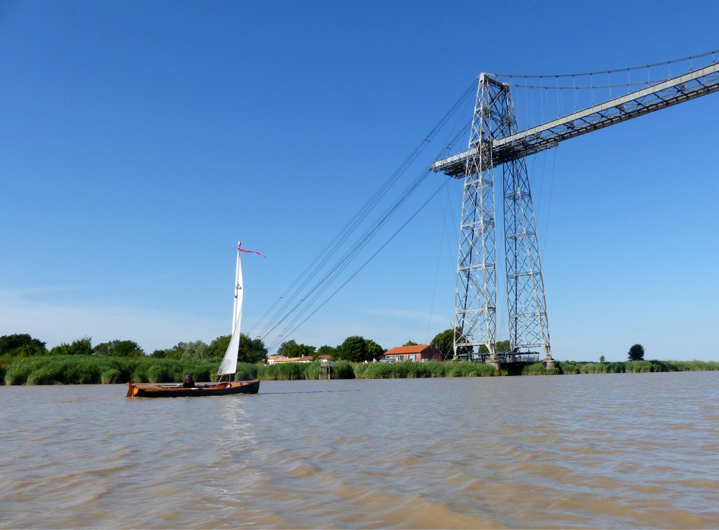 Arrivée au pont transbordeur de Rochefort, le dernier en activité en France ! 