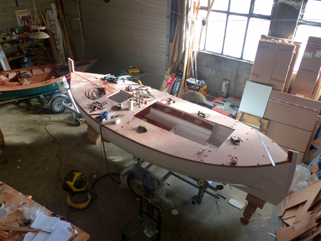 La pose du pont est une nouvelle &eacute;tape importante de la construction, que j'esp&egrave;re maintenant terminer dans une semaine... Science-fiction ? On verra ! 