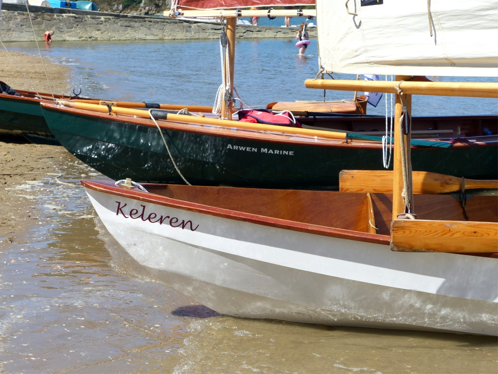 Le profil de l'étrave du Skerry standard est très légèrement plus tendu que celui du Skerry Raid, au second plan. 