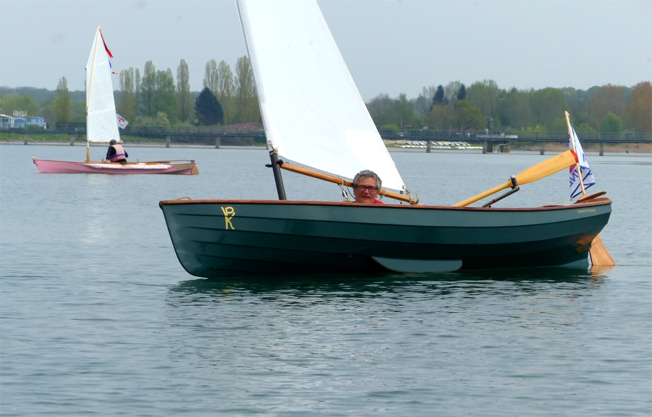Deux des challengers les plus aff&ucirc;t&eacute;s pour le prochain Challenge Naviguer L&eacute;ger, qui sera de toute fa&ccedil;on gagn&eacute; par Gilles sur son nouveau bateau ! Mais comme il n'y aura pas de classement on s'en moque ! Didier a coup&eacute; et cousu lui-m&ecirc;me la belle voile &agrave; livarde de "L'ExploRAMEur" et j'ai pu constater que d&egrave;s qu'il y a de la brise, il est intouchable. Quant &agrave; Pierre, il a d&eacute;j&agrave; fait la d&eacute;monstration de son incroyable aisance sur "Atipik", et il a mis l'hiver &agrave; profit pour l'am&eacute;liorer encore... 