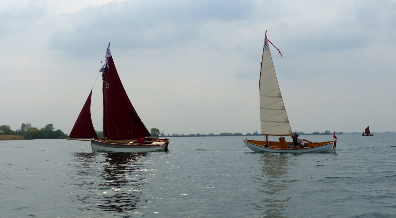 "Thema", "La Marie Pupuce" et Naïma" au loin. 