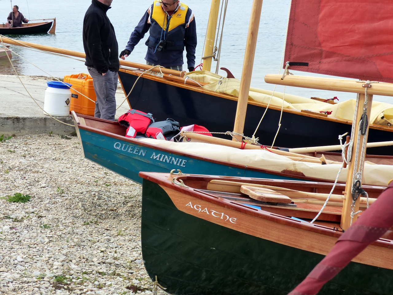 Bel alignement de proues. Notez la finition "vieillie" de "Queen Minnie" et la coulisse démontable sur "Agathe".