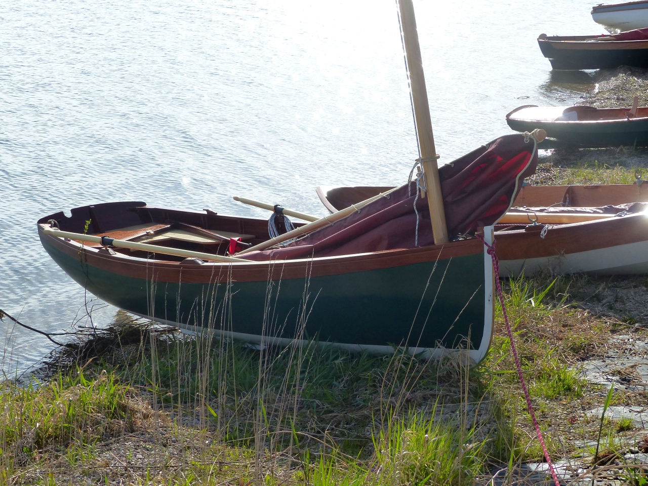 L'Aber "Point-Virgule" &agrave; contre-jour, devant "M&eacute;aban", "Atipik", "Agathe" et "Thema". 
