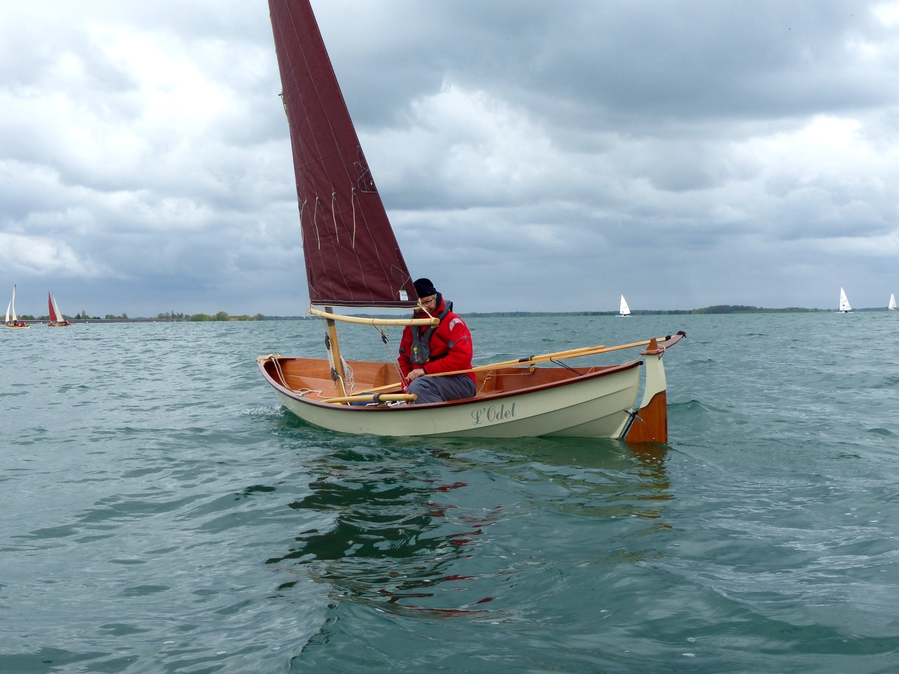 Jean-François sur "L'Odet", l'un des deux Skerry de notre construction accompagnée de septembre 2014. 