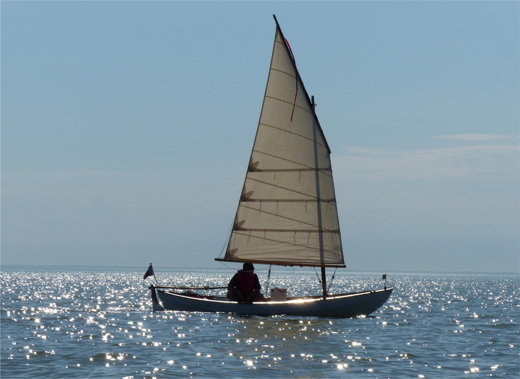 Le Skerry "La Marie Pupuce" dans le contre-jour. 