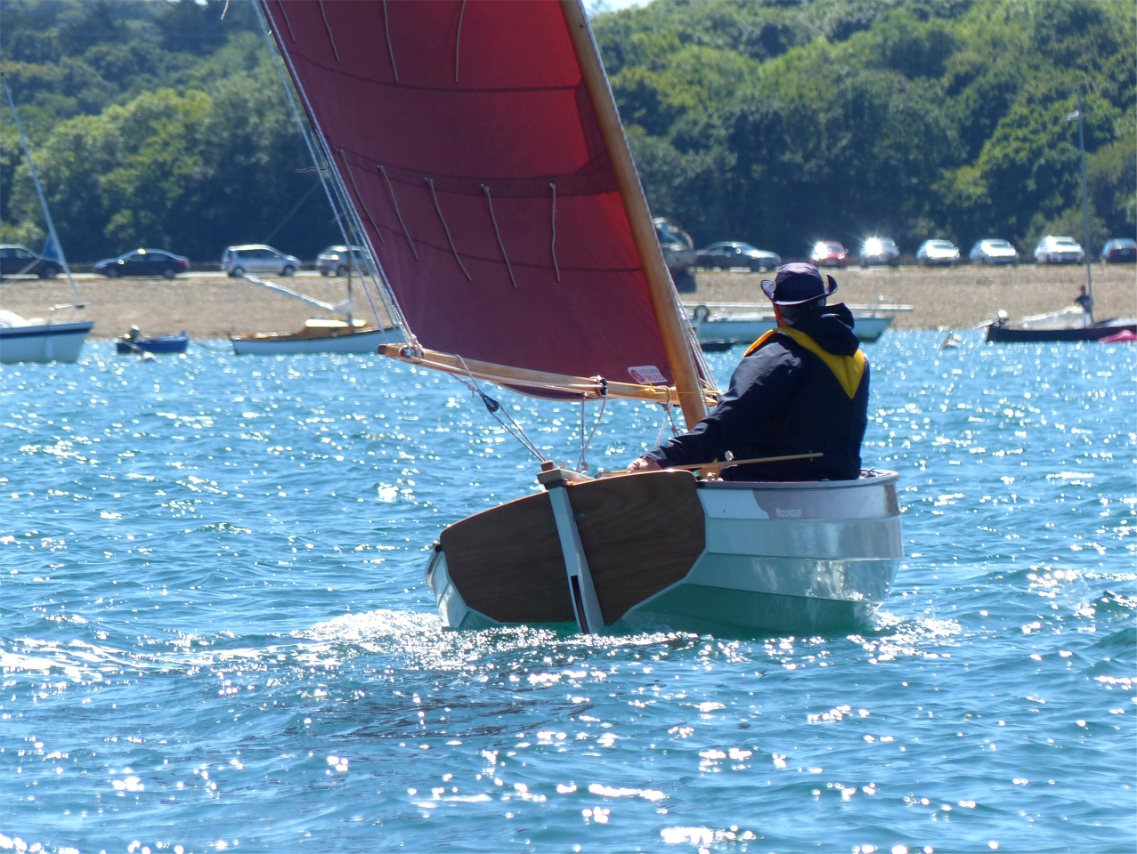 Et à la voile quand il y a un peu de brise, devant LE Fret, toujours pendant Brest 2016. 