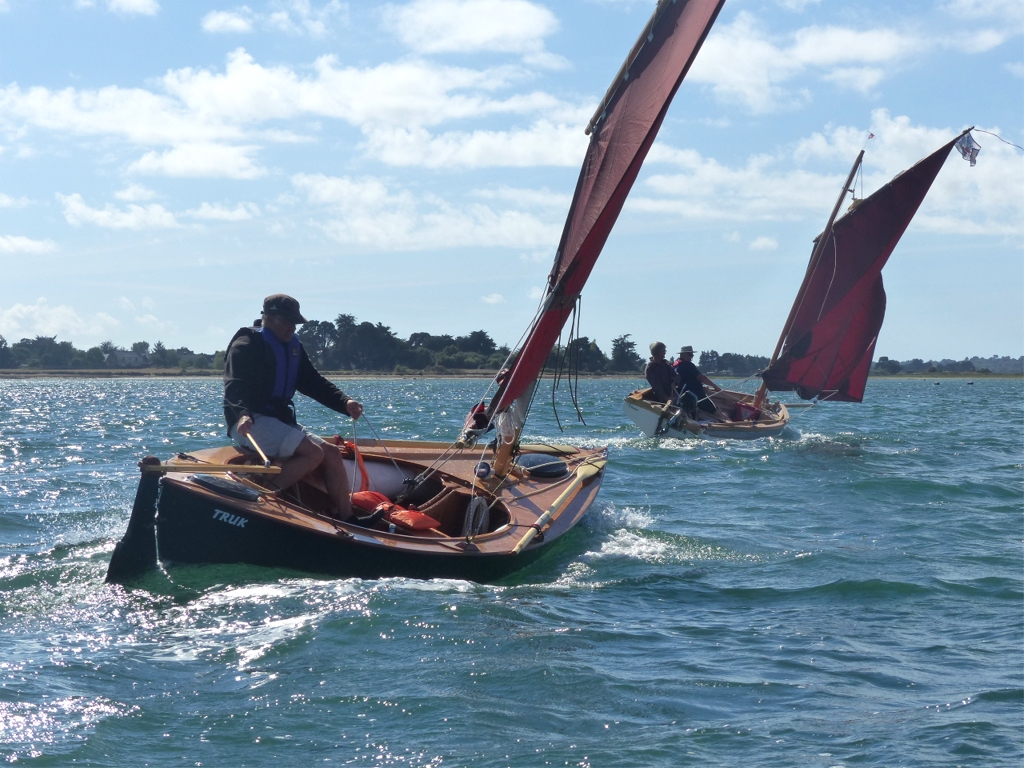 J'ai mis en ligne une sélection de photos de l'Arradon Cup 2016 : quelques belles journées de voile sur le Golfe du Morbihan (pas de coupe autre que celle à boire jusqu'à la lie). 