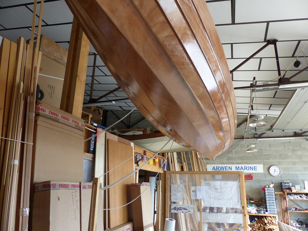 Je devrais me positionner sur le march&eacute; de la d&eacute;coration, ou sur celui des luminaires (j'avoue avoir oubli&eacute; le mon de celui ou celle qui m'a sugg&eacute;r&eacute; de faire des trous dans la sole du Wherry Tandem pour y mettre des spots...) 