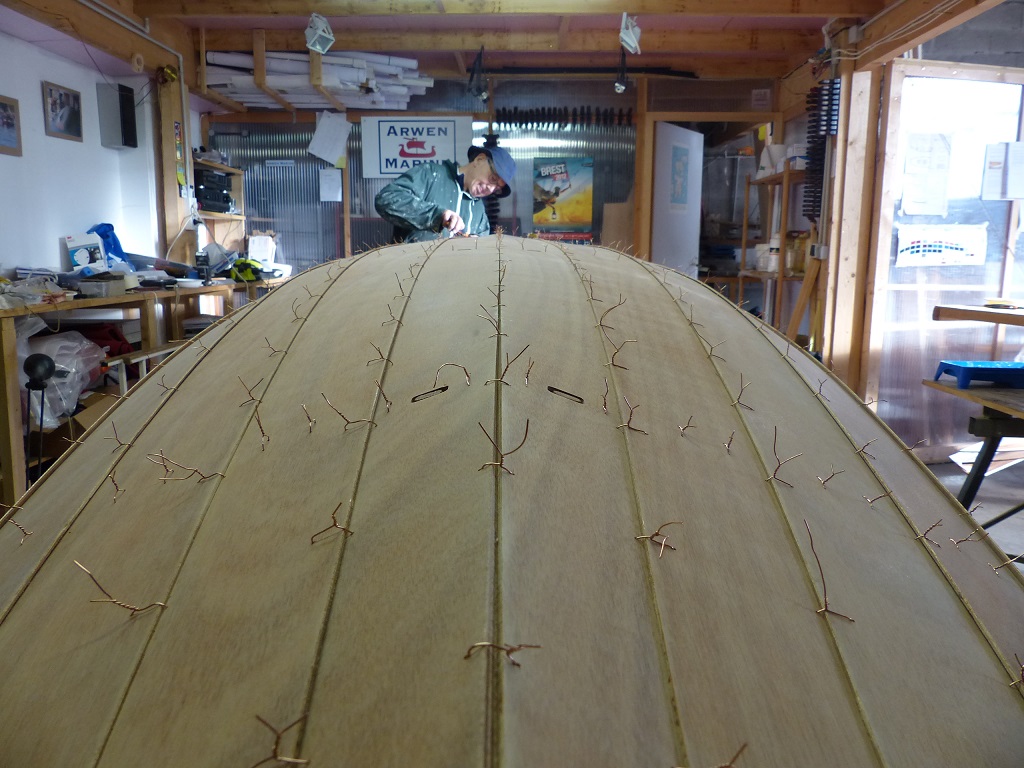 Couture termin&eacute;e, nous avons retourn&eacute; la coque afin de resserrer toutes les sutures. 