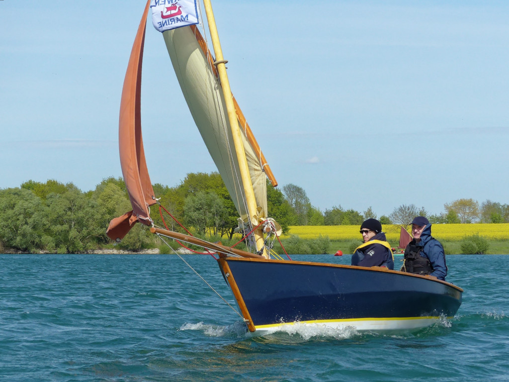 Ronan et Ronan sur "An Treizh". Deux ris dans la GV et un dans le foc : on a tout pris, y en a plus ! 