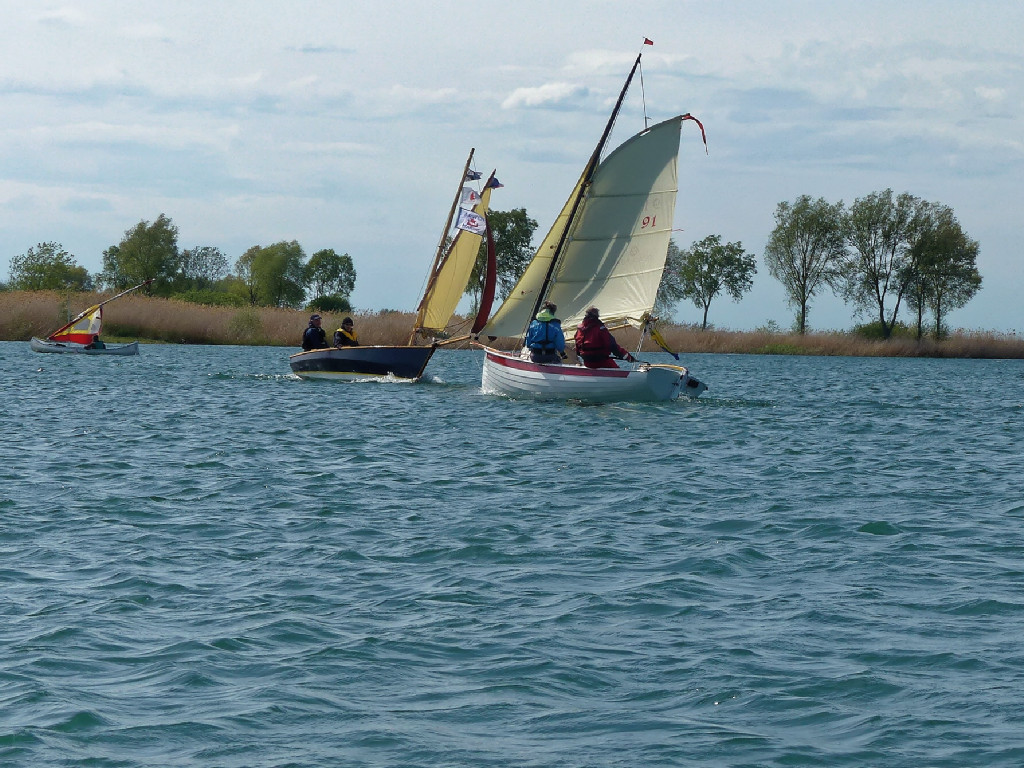 "An Treizh" et "L'Alose" : les deux bateaux sont sur des routes plus écartées que ce que l'image suggère... 