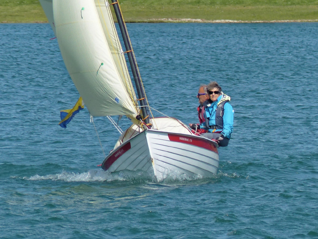 Le zoom &eacute;crase le sillage de "L'Alose" qui semble plus enfonc&eacute;e que normal. 