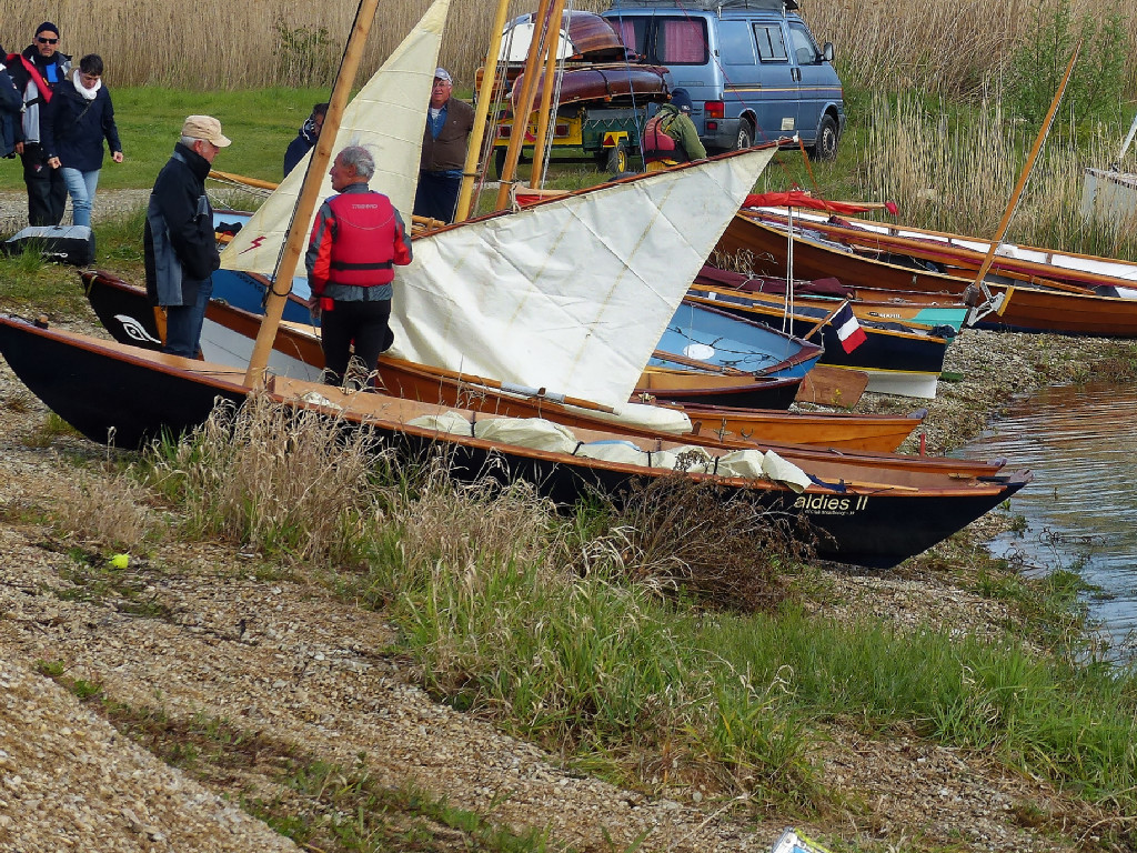 Et comme &agrave; chaque fois, la journ&eacute;e se termine autour des bateaux tir&eacute;s au sec. 