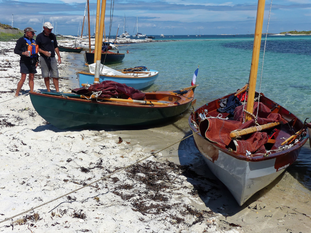 Arrivée sur le plage sud-est de l'Ile St-Nicolas. Avec la couleur de l'eau, on se croirait aux Bahamas... 