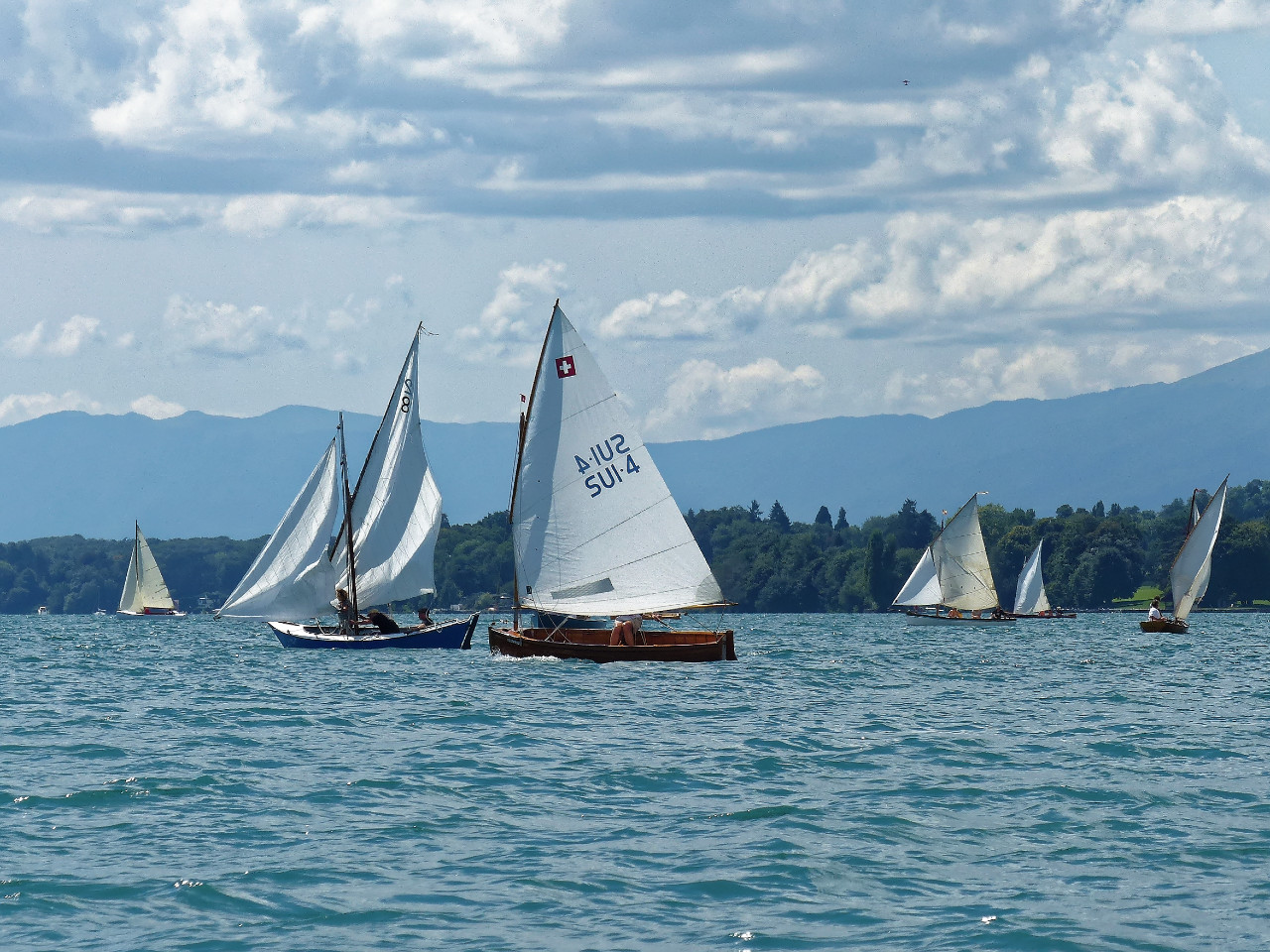 Un des deux Dinghy 12 présents pendant la Fête des Canots. 