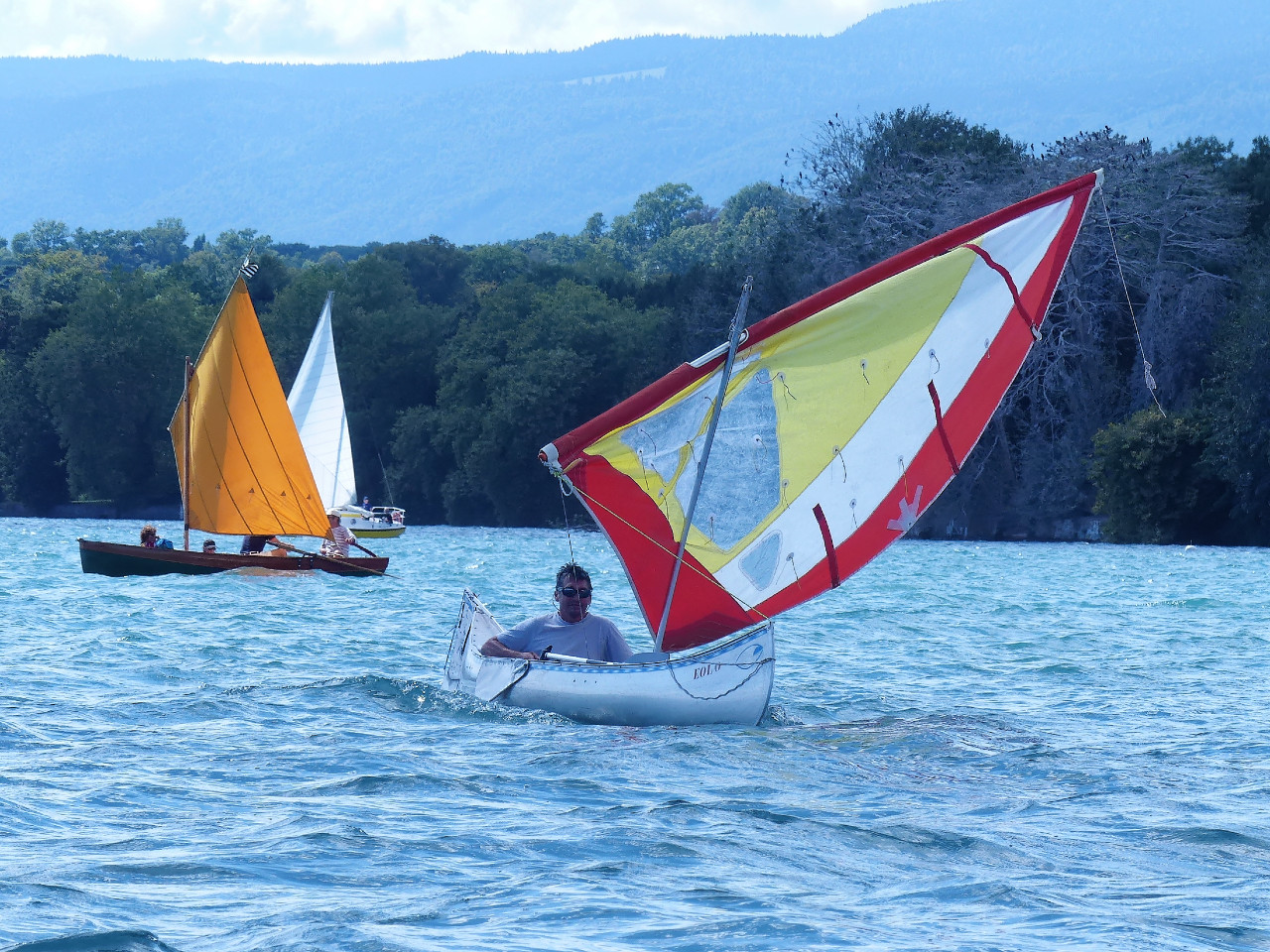 Eolo, particulièrement à l'aise en compagnie d'autres voiles latines. 