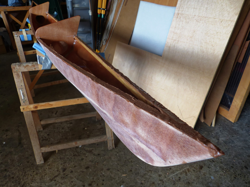 M&ecirc;me &eacute;tape vue de la poupe. 