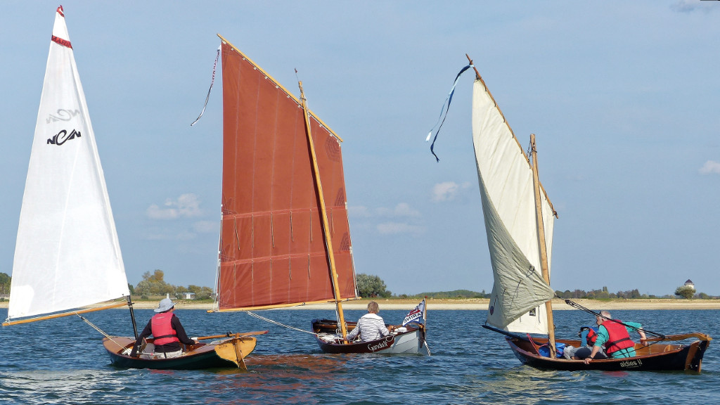 La Yole de Chester à voile "Atipik" de Pierre, "Gandalf" et "Aldies II", le Doris 17 de Martial.