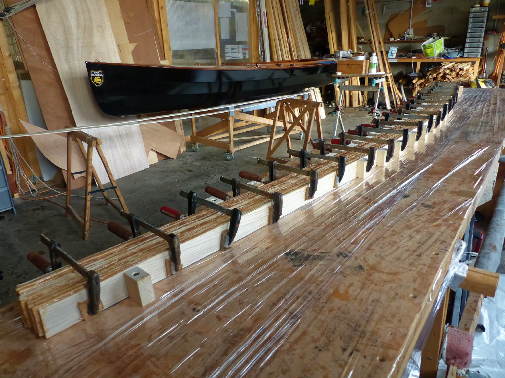 Entre ces navigations vari&eacute;es, j'avais commenc&eacute; &agrave; pr&eacute;parer les lattes de sapin que j'allais utiliser pour faire les bras de liaison en lamell&eacute;-coll&eacute; pour le Waterlust 17 de Daniel qu'il m'a rapport&eacute; de La Rochelle &agrave; cet effet. 