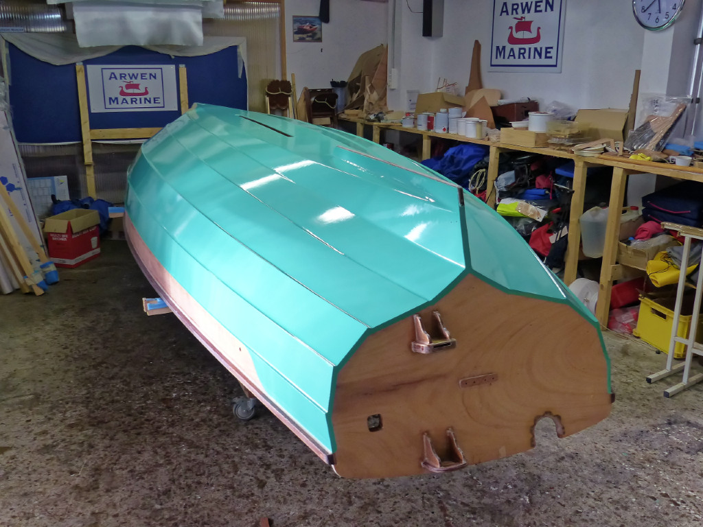 Démasquage du traitre après la peinture. Je vais maintenant le remettre sur ses pieds pour faire le vernis. 