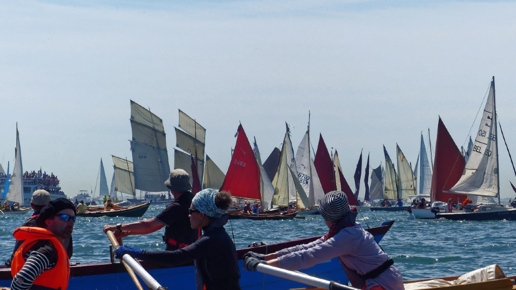 L'expression "un mur de voiles" a finalement une signification dans la réalité ! 