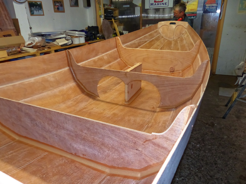 Et collage avec de bons gros joints-congés. Notez que nous avons aussi collé le puits de dérive. 