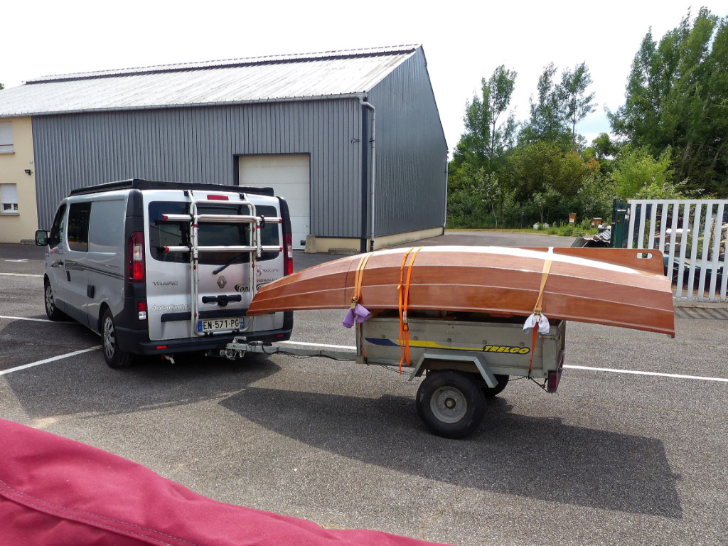 Et le voila chargé sur la remorque de Jean-Louis en vue de son départ vers le Golfe du Morbihan pour ses essais
