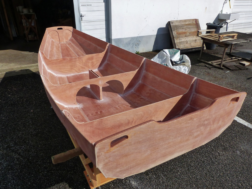 Je viens de poncer les joints-congés des cloisons. 