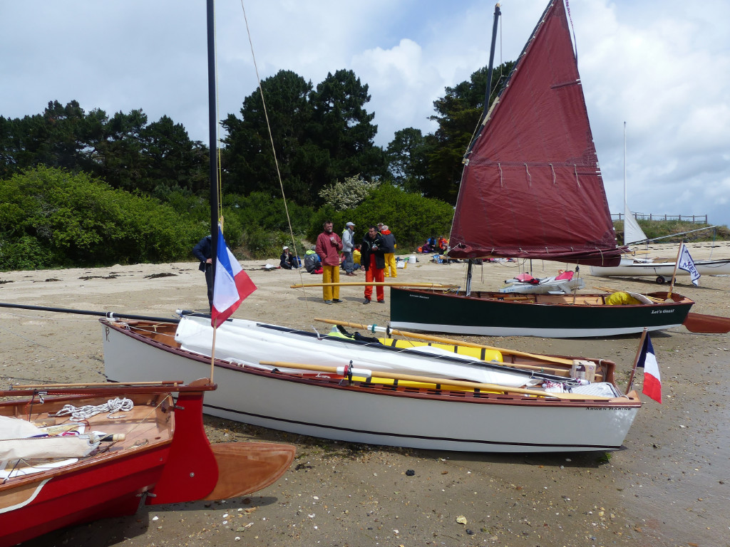 Sur la plage de l'ile d'Arz, avec moins de monde qu'à l'habitude pendant la Semaine du Golfe... 