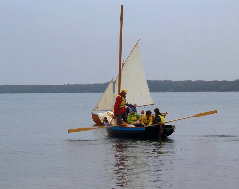 "Tournepierre" démarre à l'aviron, masquant "Prise de Ris'k". 