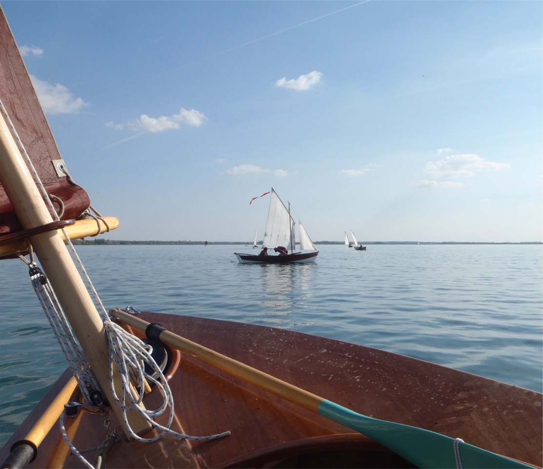 Retour tr&egrave;s tranquille vers le port dans un vent pratiquement nul, nous nous d&eacute;ciderons tous finalement &agrave; sortir les avirons. 