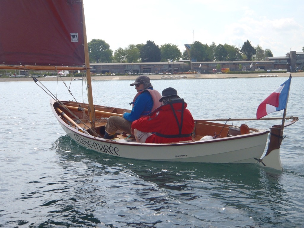 Didier a fait tout le chemin depuis Brest pour se joindre à notre rassemblement avec son Skerry Chasse-Marée : plus de 1500 km aller-retour, ça c'est de la motivation ! 