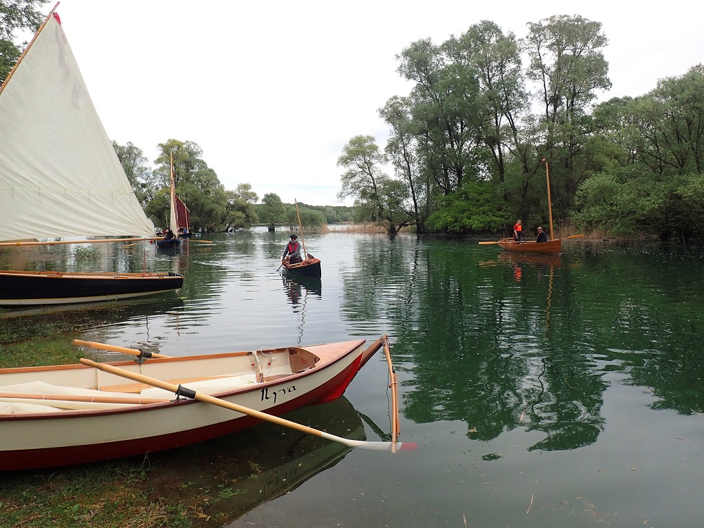 Arriv&eacute;e &agrave; l'anse de la Picarde. Ilyva et An treizh sont d&eacute;ja pos&eacute;s, et Tournepierre, Txakoli et L'Aber'Ouette sont en approche. 