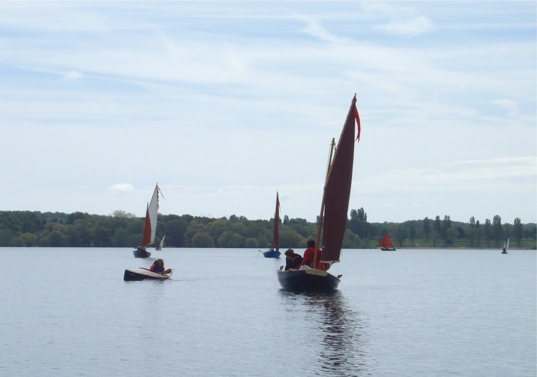 La La&iuml;ta "Cotentin" navigue de conserve avec Capitaine Haddock. 
