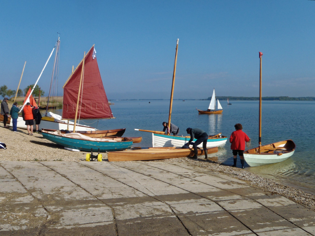 Le joli Skerry "Babyole" de Claude et Viviane, ici sur la droite de l'image, est troisi&egrave;me en distance parcourue derri&egrave;re nos deux brestois, avec 700 km depuis Pertuis, dans le Vaucluse. 