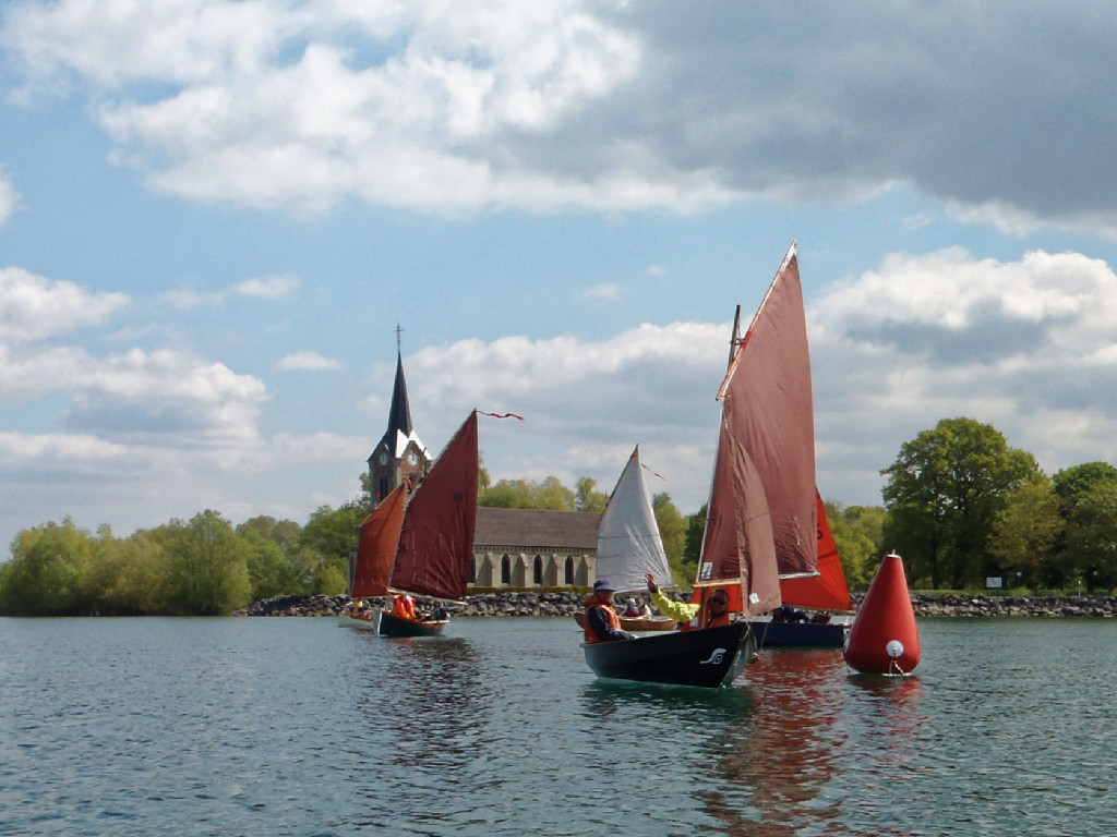Il y a du monde &agrave; la bou&eacute;e de l'&eacute;glise ! 