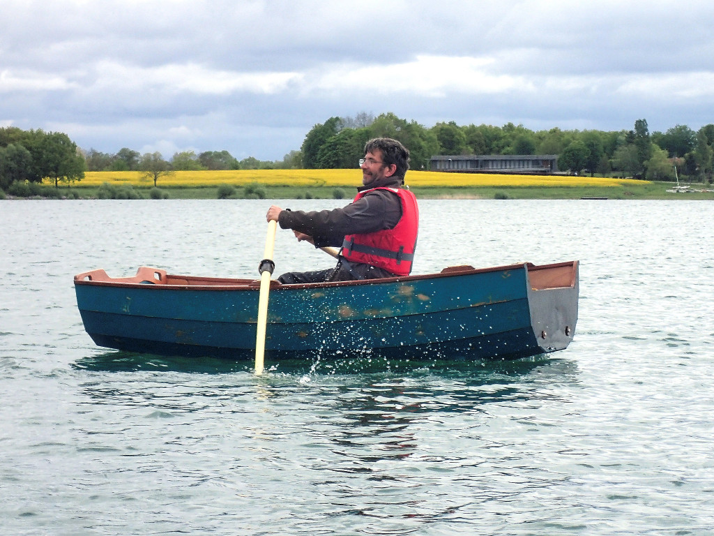 Manu nous montre que son PassageMaker Dinghy marche aussi bien sans sa partie avant. 