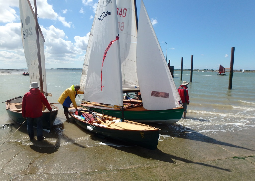 On s'arrête pour (encore une fois) attendre la renverse à la sortie de la Seudre. 