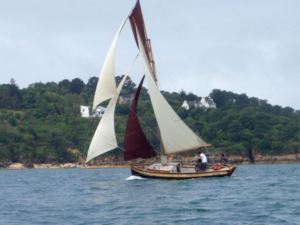 Nous avons très peu vu les autres flottilles participant à "Terre et Mer", mais nous avons pu constater qu'il y avait bon nombre de beaux bateaux "résidents" en baie de Morlaix. 