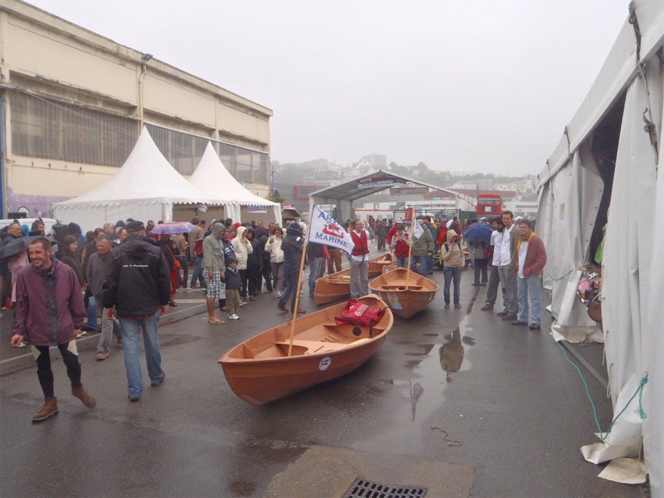 Une légère bruine très typique accompagne l'évênement, dommage pour les couleurs... 