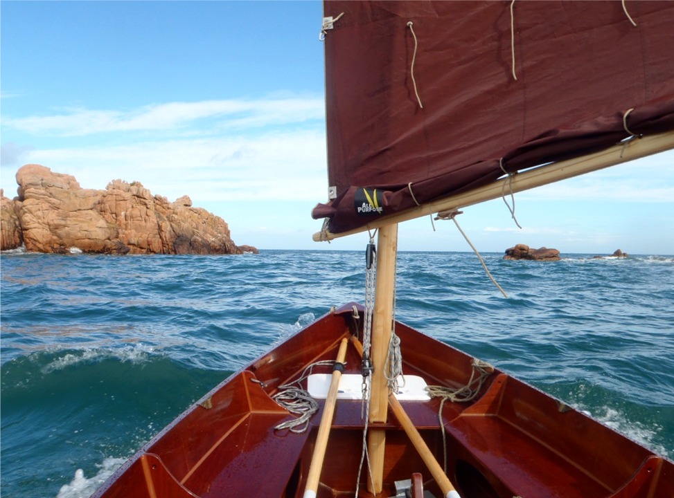 Toujours au phare du Paon, en repassant dans l'autre sens. Cliquez pour voir la vid&eacute;o. 
